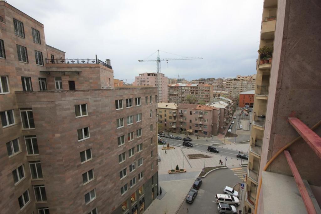 Rent Inn Yerevan On North Avenue Esterno foto