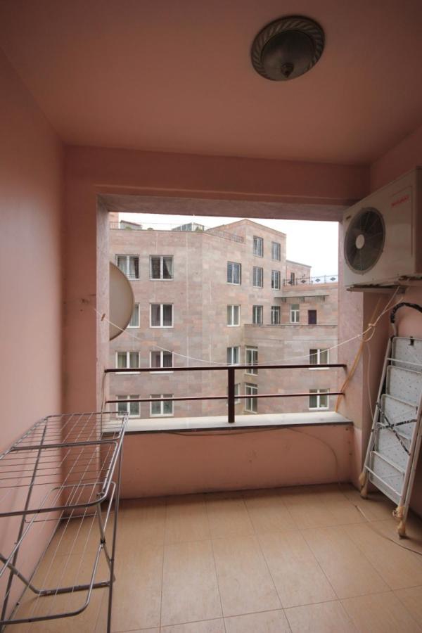 Rent Inn Yerevan On North Avenue Esterno foto