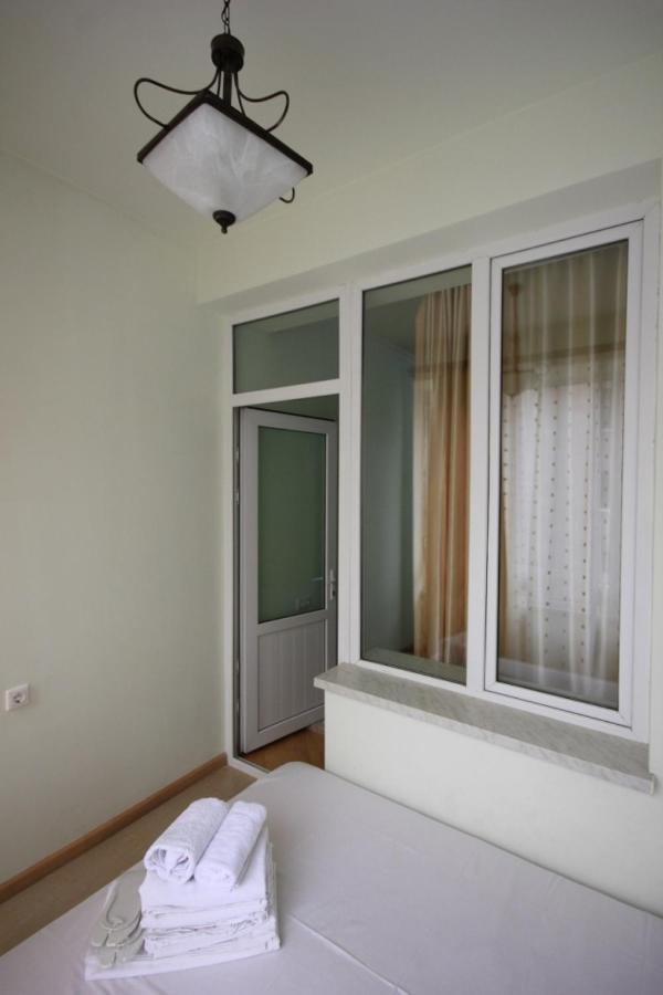 Rent Inn Yerevan On North Avenue Esterno foto