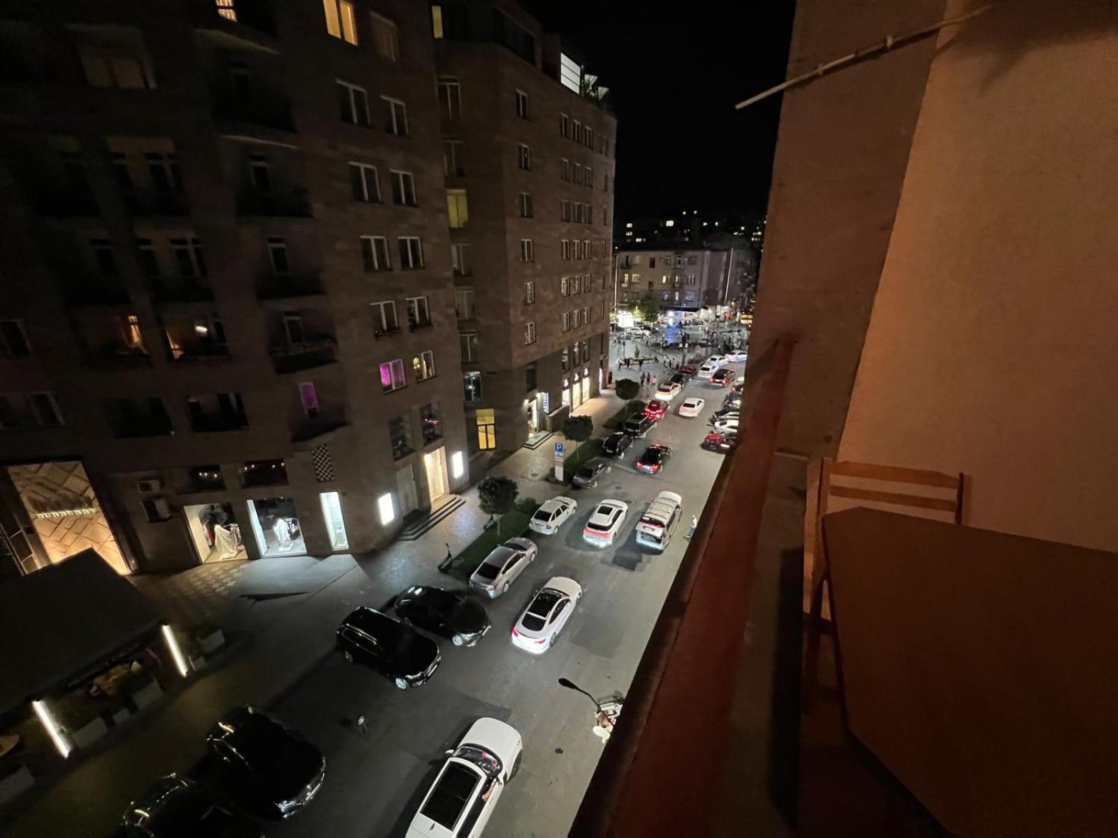 Rent Inn Yerevan On North Avenue Esterno foto