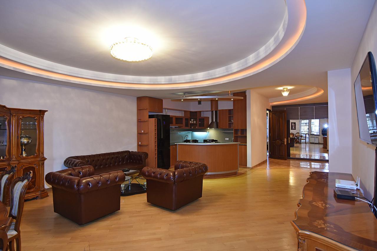 Rent Inn Yerevan On North Avenue Esterno foto
