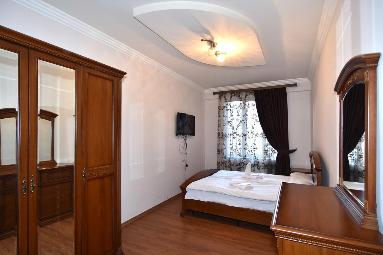 Rent Inn Yerevan On North Avenue Esterno foto