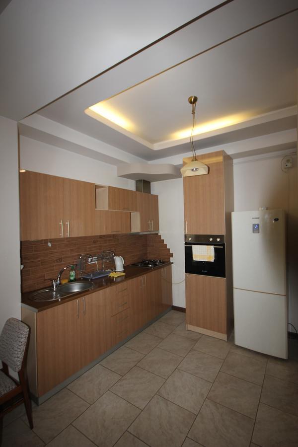 Rent Inn Yerevan On North Avenue Esterno foto