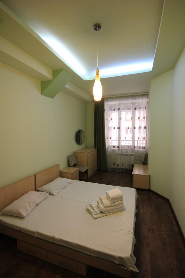 Rent Inn Yerevan On North Avenue Esterno foto
