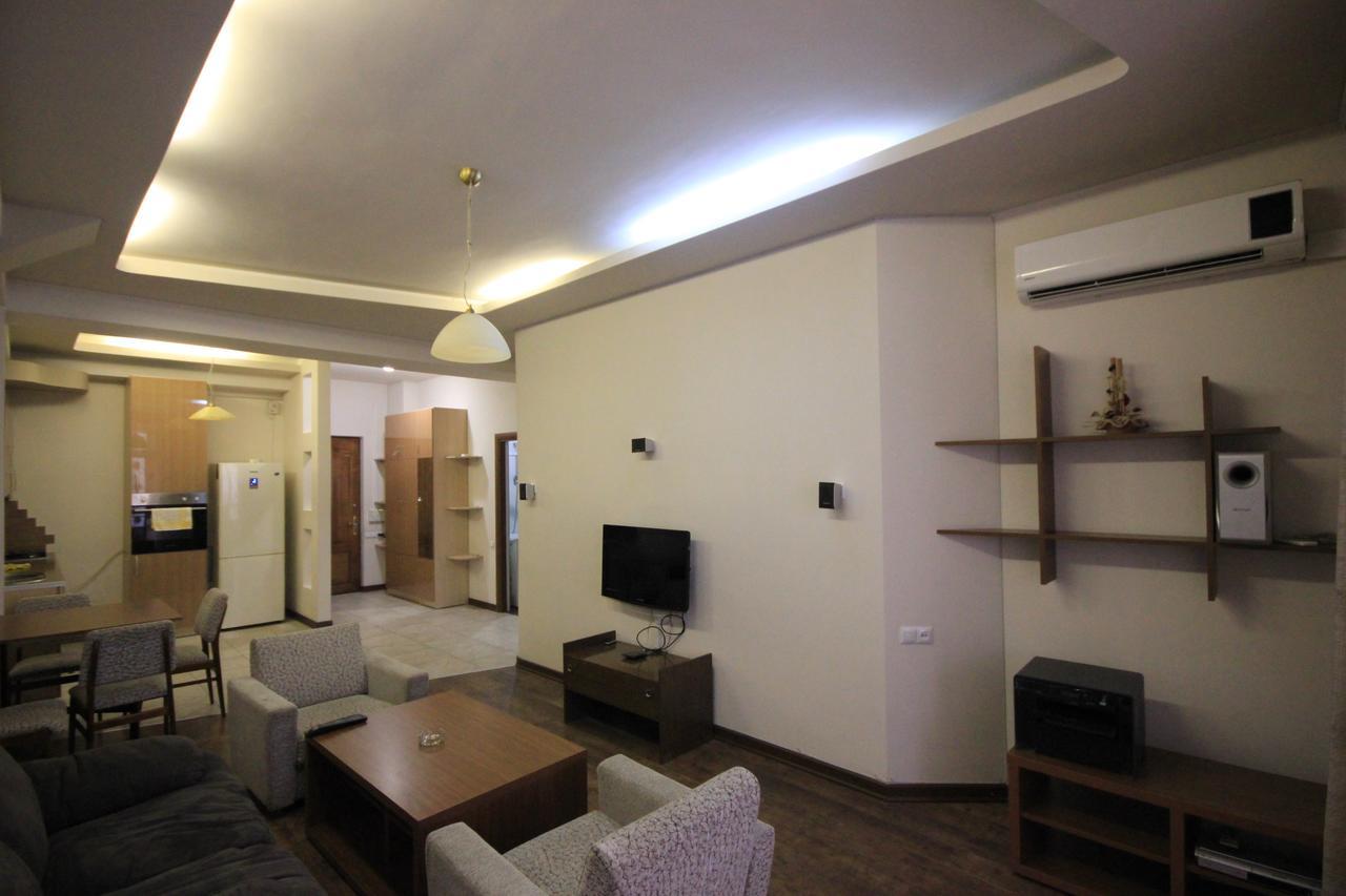 Rent Inn Yerevan On North Avenue Esterno foto