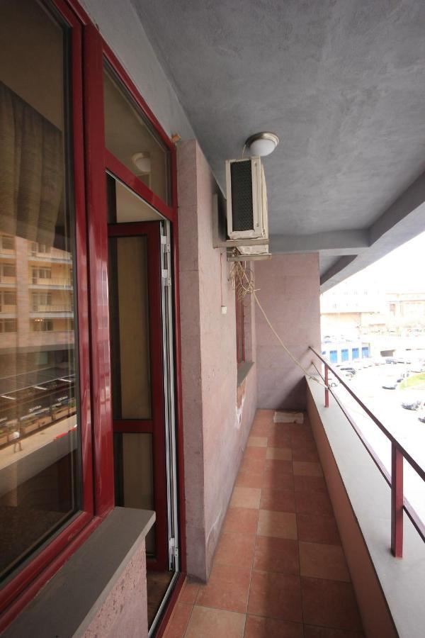 Rent Inn Yerevan On North Avenue Esterno foto