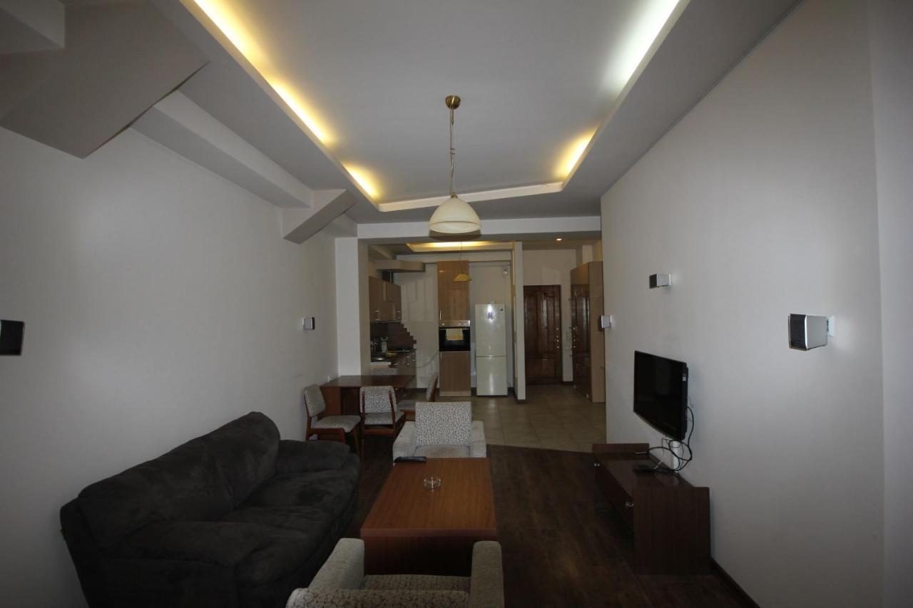 Rent Inn Yerevan On North Avenue Esterno foto